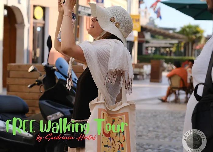 بيت شباب Scodrinon *