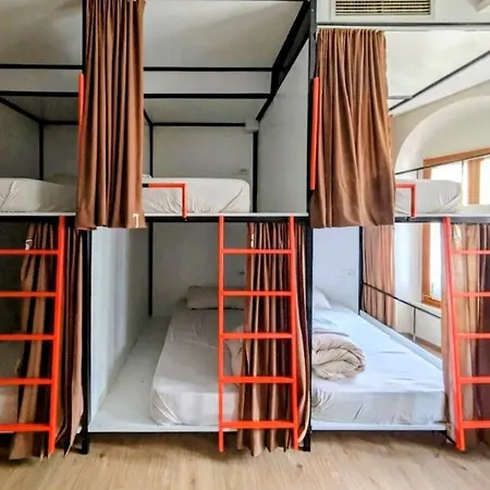 Hostel Scodrinon *